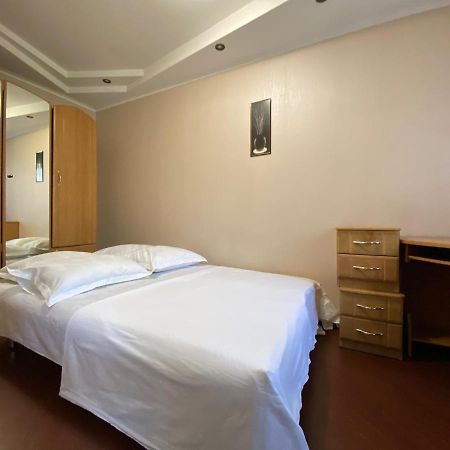2-Bedroom Apartment Most City Center Area Dnipro Exteriör bild
